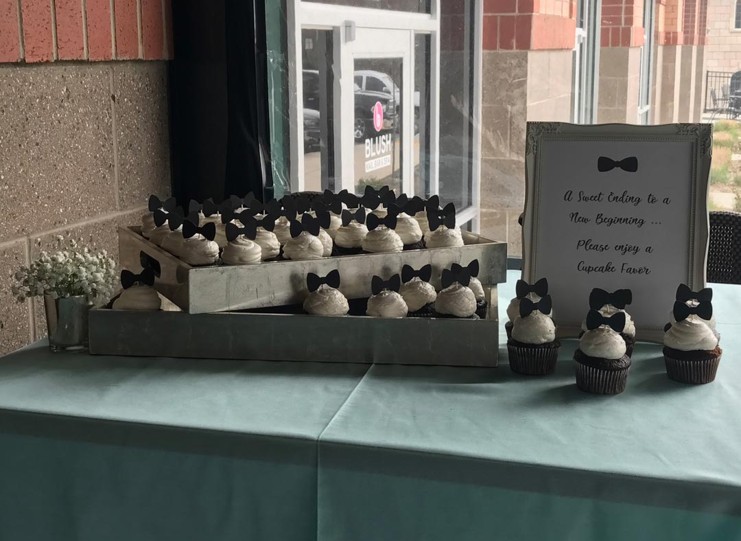 Chocolate-Bowtie-Cupcakes